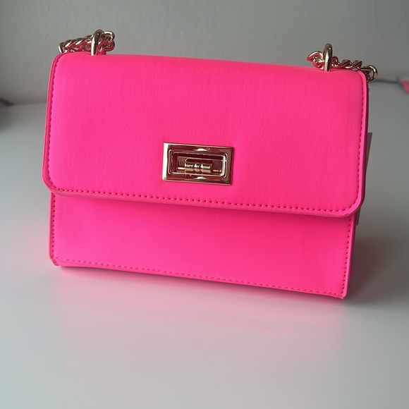 Pink Purse - Picture 2 of 4